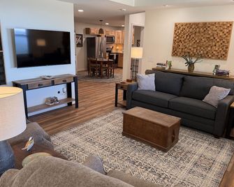 Stunning mountain view home in Little Switzerland away from it all - Marion - Huiskamer