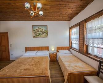 Hotel Kalaja - Berat - Habitación