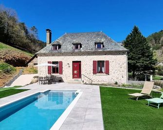 Gîte de France Le grand air du paradis 3 épis - Gîte de France 9 personnes MAE-6464 - Argentat - Pool
