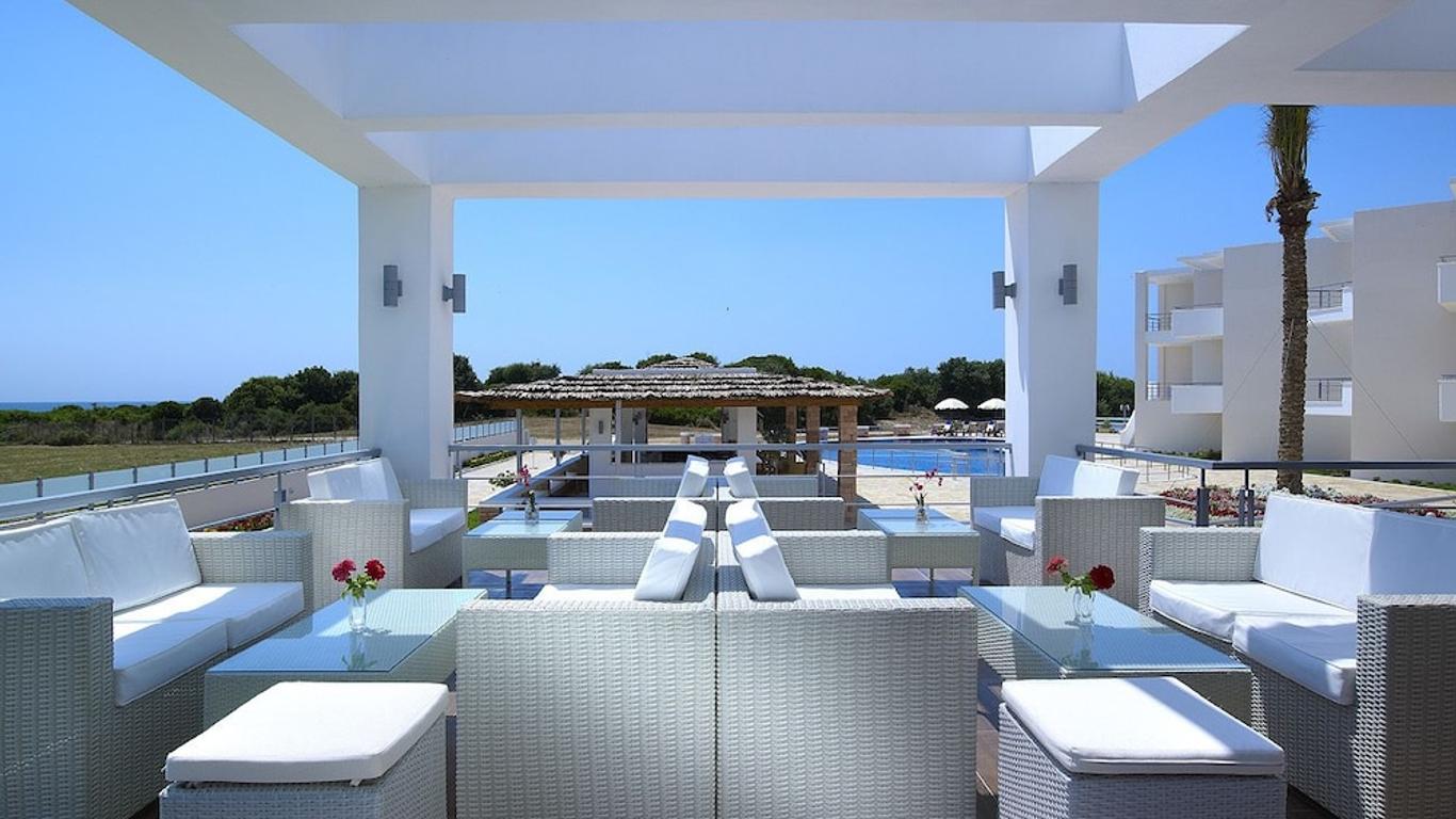 هوتل إيونيان ثيوكسينيا