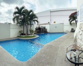 Hotel Mar Azul - Manta - Pool