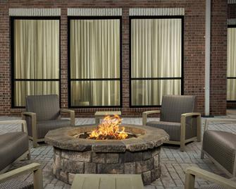 Courtyard by Marriott Salisbury - Salisbury - Patio