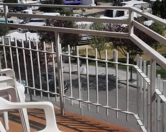 Central apartment 20 minutes from Madrid with wifi - Navalcarnero - Balkon