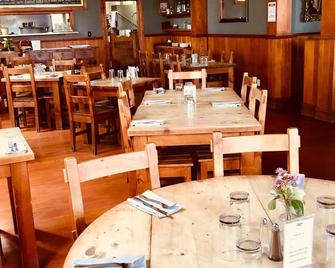 Harbourview Hotel - Raglan - Restaurant