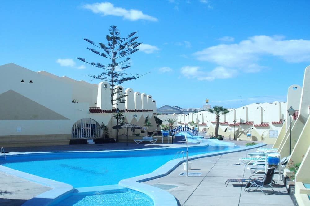 Mareverde free wifi Bright Apartment - اديجي - حوض السباحة