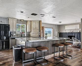 Snake River - Rupert - Kitchen