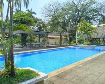 Hotel La Colonia - Retalhuleu - Piscina