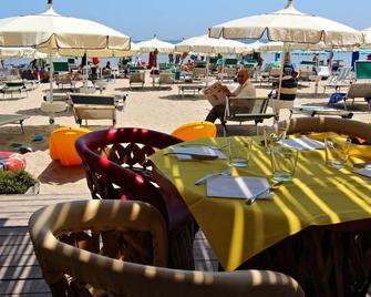 Residence Stella Marina-three-room apartment B - Cupra Marittima - Restaurant