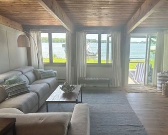 family cabin 3BR 2BA - Rush City - Sala de estar
