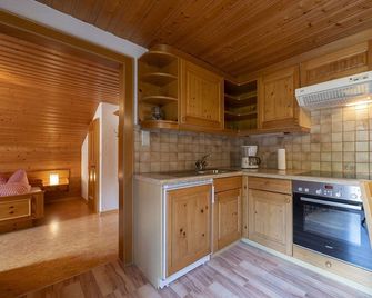 Quiet and charming apartments with beautiful views - Tschagguns - Cocina