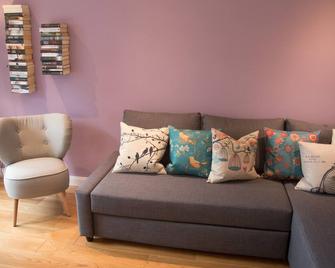 Schönes Studio zentral - Bremen - Wohnzimmer