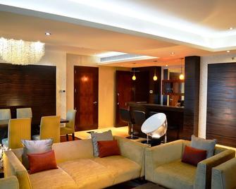 Vivanta Hyderabad, Begumpet - Hyderabad - Lounge