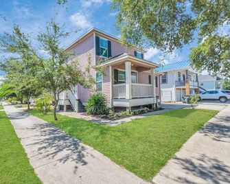 Summer Bliss,Blocks to the Beach-Midtown Galveston - Galveston - Building