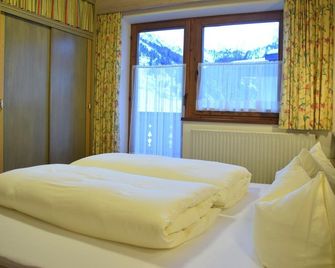 Tuxerstübl - Tux - غرفة نوم