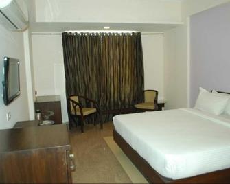Collection O 7th Sky Hotel - Sirohi - Bedroom