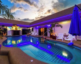Siam Court Hotel and Resort - Sattahip - Pool