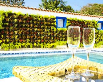 Hotel Solar do Arco - Cabo Frio - Bể bơi