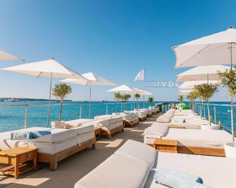 Mondrian Cannes - קאן - בניין