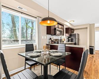 New! Beautiful 1BR in Sharon Lane - Roseville - Restaurant