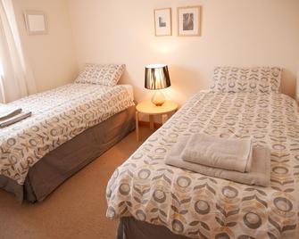 Charming 3 bedroom family home close to Stromness - Stromness - Bedroom