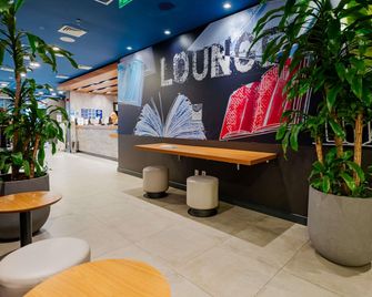 ibis budget Santos Gonzaga - Santos - Building