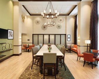 Hampton Inn & Suites Philadelphia Montgomeryville - North Wales - Lobby