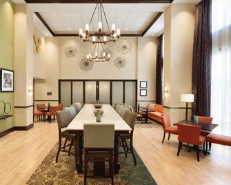 Hampton Inn & Suites Philadelphia Montgomeryville - North Wales - Lobby