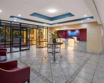 Rodeway Inn - Brandon - Лоббі