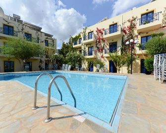 Milos Apartments Malia - Mália - Pileta