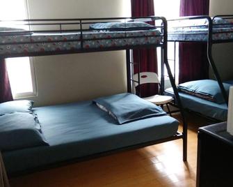 University Apartment - Toronto - Bedroom
