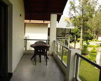 Jade Vista Resort - Chikmagalur - Balcón