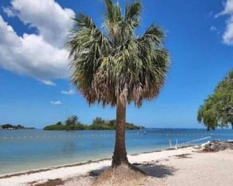 Seabreeze - Charming 2-bedroom house in amazing Holiday with WiFi, AC. - Holiday - Beach