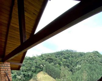 Pousada Dona Teresinha - São Bonifácio - São Bonifácio - Balcón
