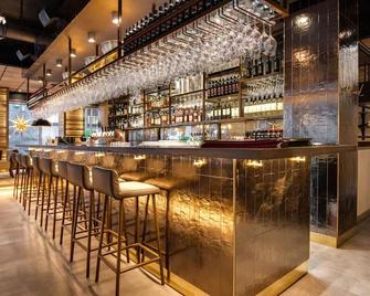 Apartment Sleeps 4 Near Shopping Street - Stockholm - Bar