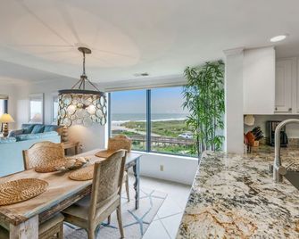 Beautiful corner Oceanfront Condo With Breathtaking Beach Views, - Fernandina Beach - Salle à manger