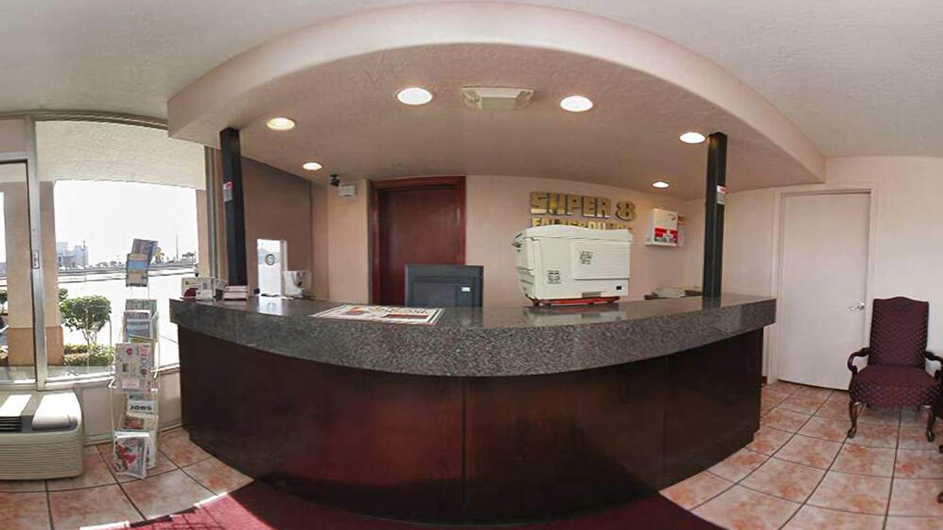 سوبر 8 باي ويندام أوكلاهوما فيرجراوندز