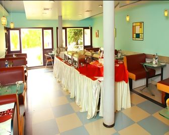 Hotel Highway Garden - Kochi - Restaurant