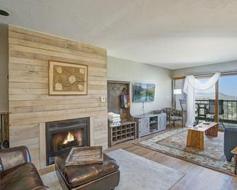Ridgecrest 202 condo - Steamboat Springs - Living room