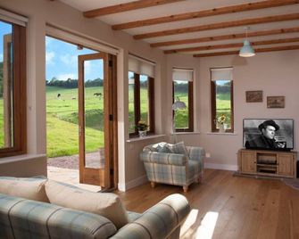 Tree House, Luxury Country House, Hot Tub, Malvern, Sleeps 6+ Award Winning A+ - Malvern - Living room