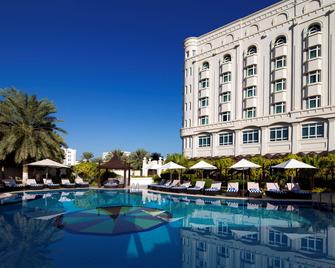 Radisson Blu Hotel, Muscat - Muscat - Pool