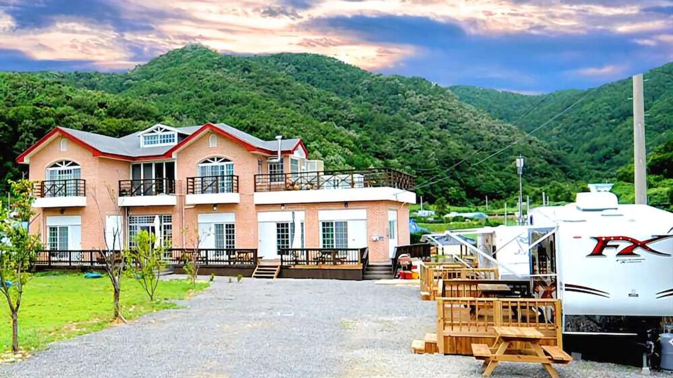 하늘엔 펜션