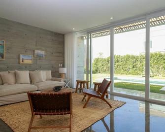 Modern 4BR Villa with Private Pool in Paracas - Paracas - Wohnzimmer