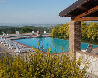 Agriturismo Olivastrella - San Venanzo - Pool