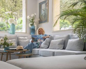 Hotel Chambord - מאהטו - דלפק קבלה