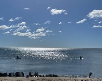Lake Huron Beach Front Cabin for two. - Oscoda - Strand