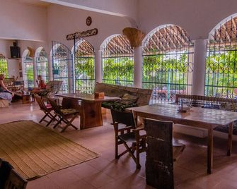 Distant Relatives Ecolodge & Backpackers - Kilifi