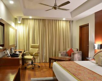The Lal Vilas Hotel & Resort - Behror - Bedroom