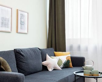 Silver - by Kairos Apartments - Глівіце - Вітальня