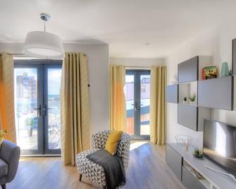 3 Grove Mews - Seaton - Living room