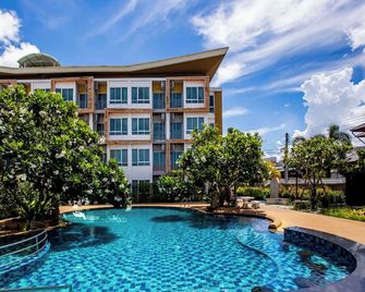 Nano Place Hotel - Si Racha